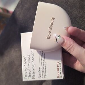 Rare Beauty True to Myself Tinted Pressed Finishing Powder in Shade Porcelain